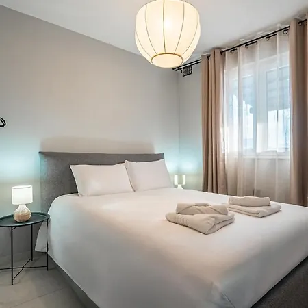 Luxury Penthouse - Big Terrace & Jacuzzi In Sliema *