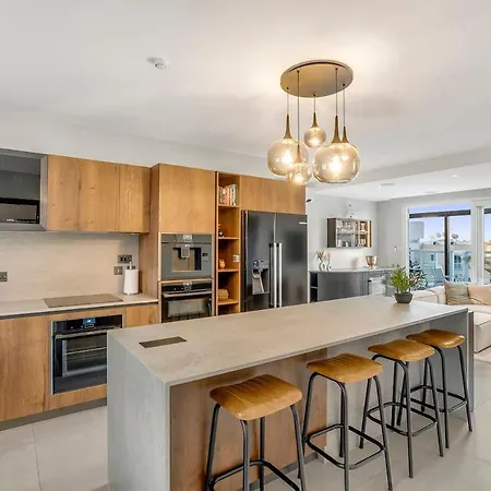 Luxury Penthouse - Big Terrace & Jacuzzi In Sliema
