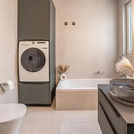 Luxury Penthouse - Big Terrace & Jacuzzi In Sliema