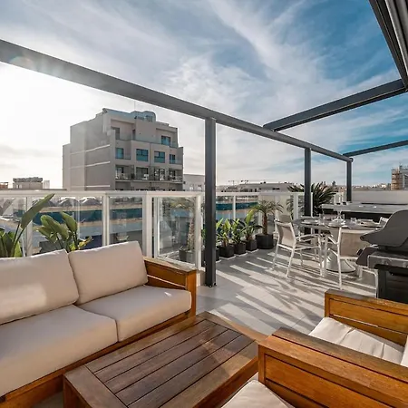 Luxury Penthouse - Big Terrace & Jacuzzi In Sliema *